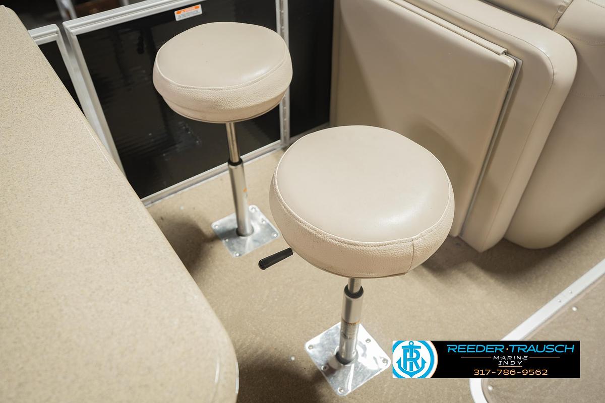 Used 2014 Bennington 2550 RCB
