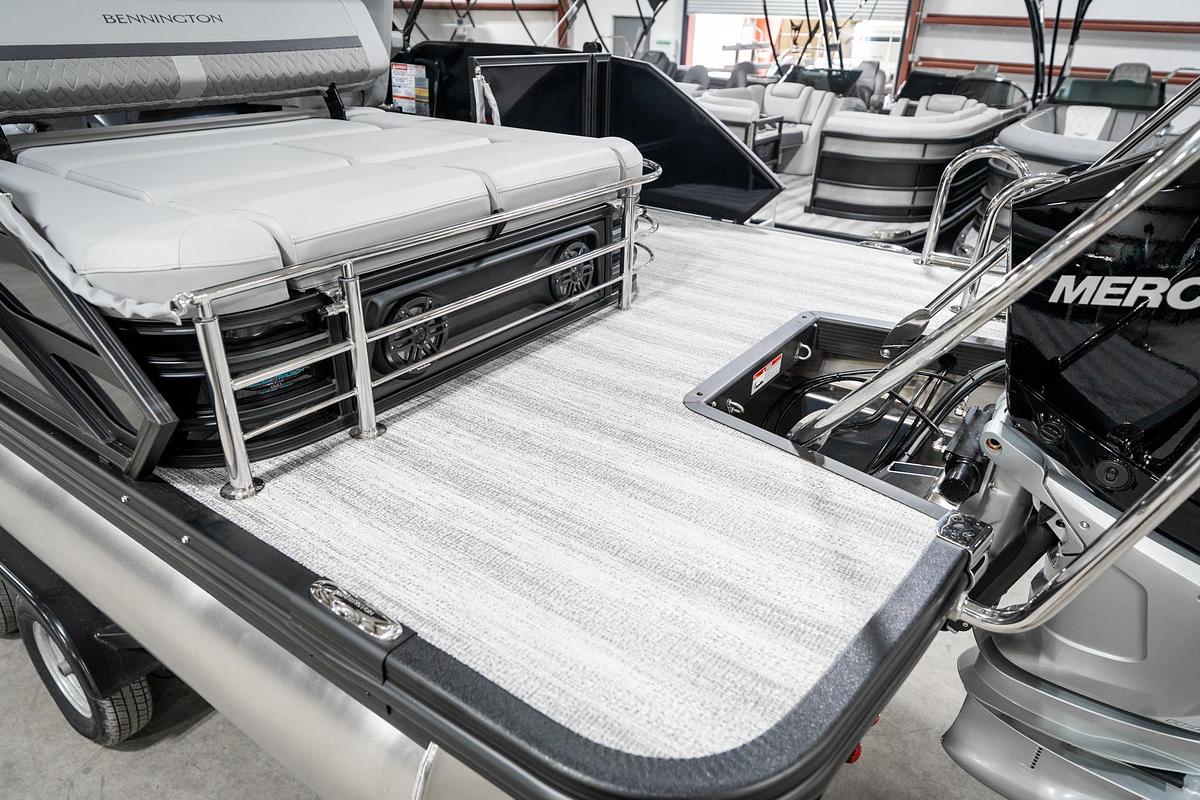 2025 Bennington 24 MSB