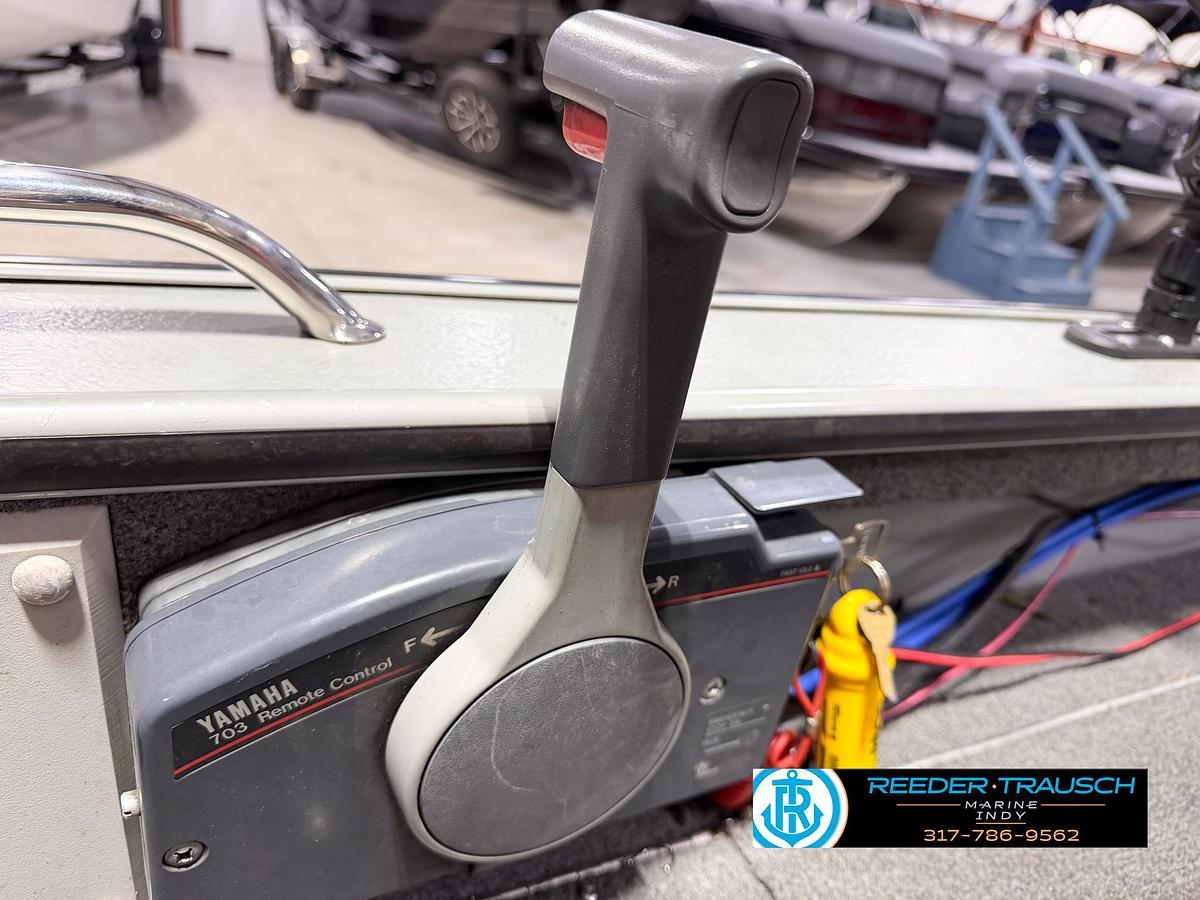 Used 1999 Lund Mr. Pike 17