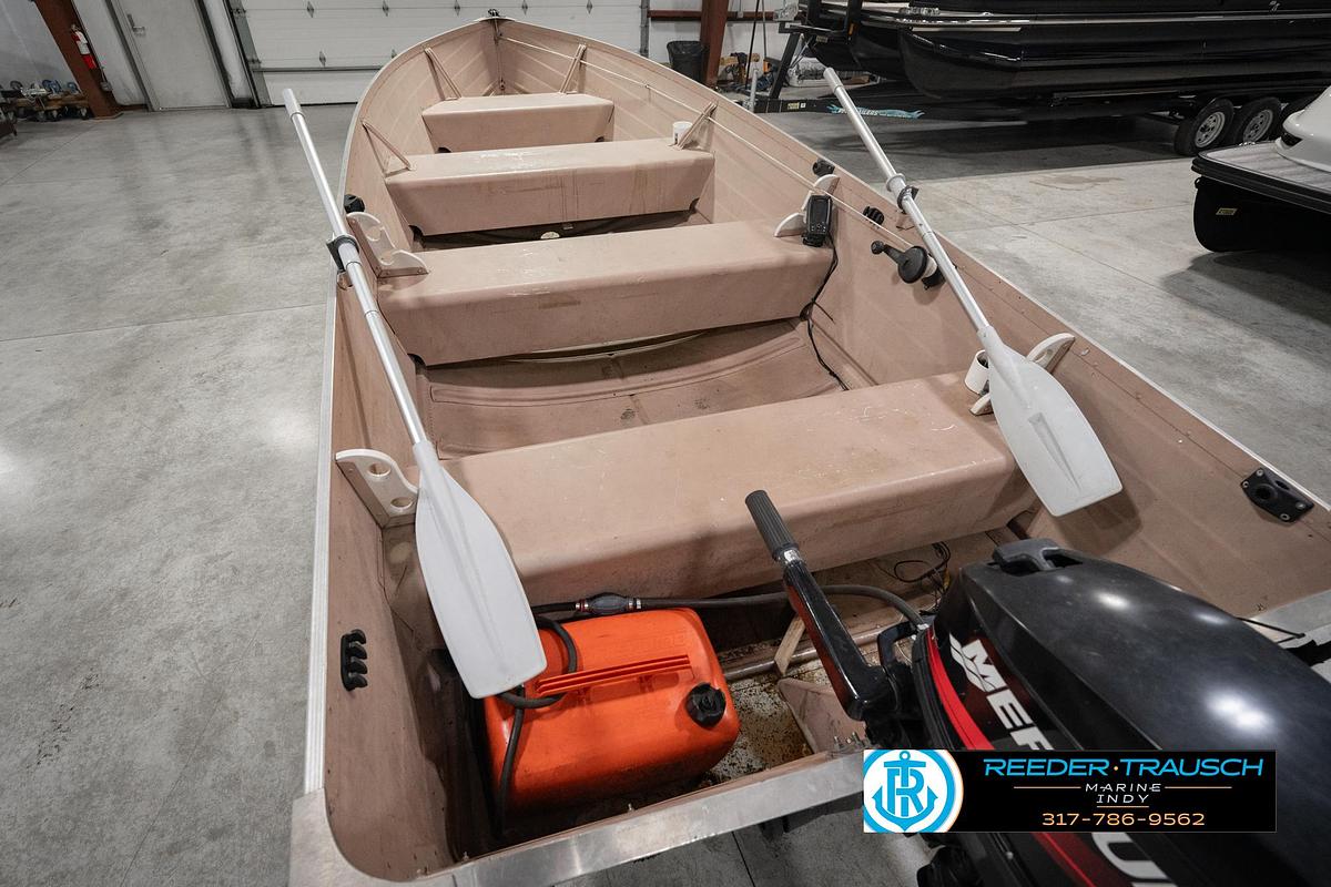 Used 2004 Smoker Craft Voyager