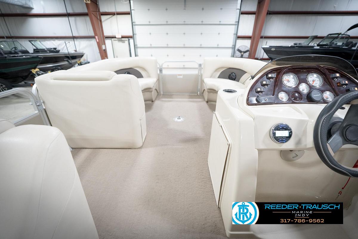 Used 2014 SunChaser Classic 8522 Lounger