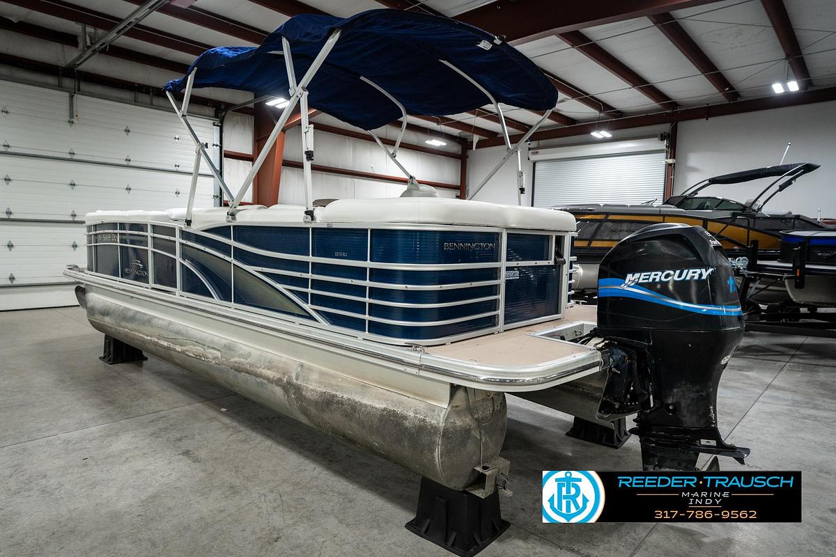 Used 2011 Bennington 2274 RCL