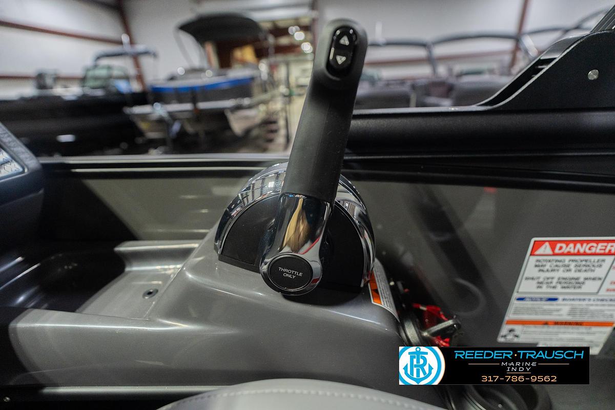 2026 Bennington 22 MFB