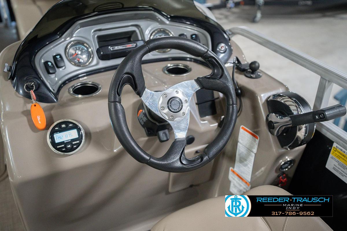 Used 2020 Sun Tracker Party Barge 24 DLX