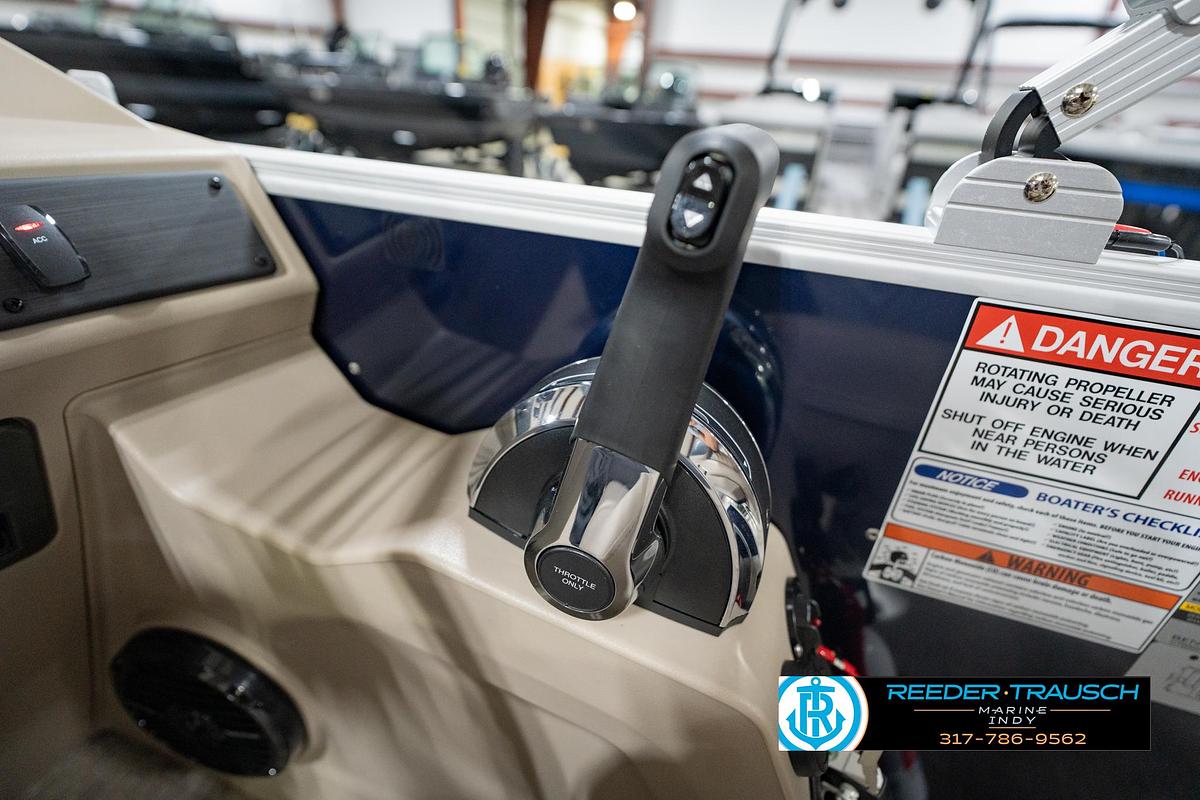 2026 Bennington 168 SLJ