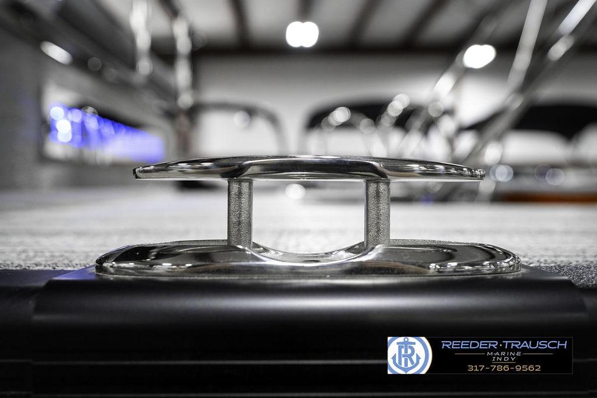 2025 Bennington 23 LTSB