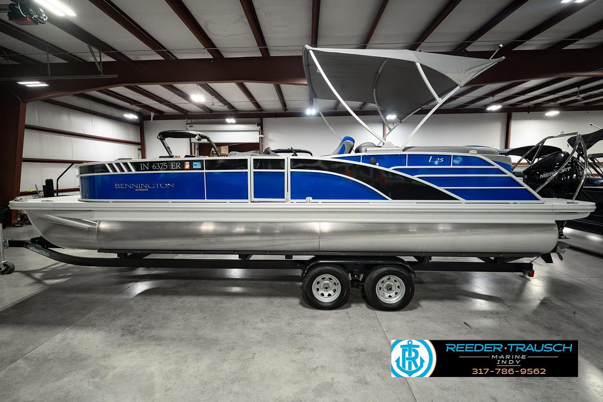 Used 2025 Bennington 25 L Bowrider