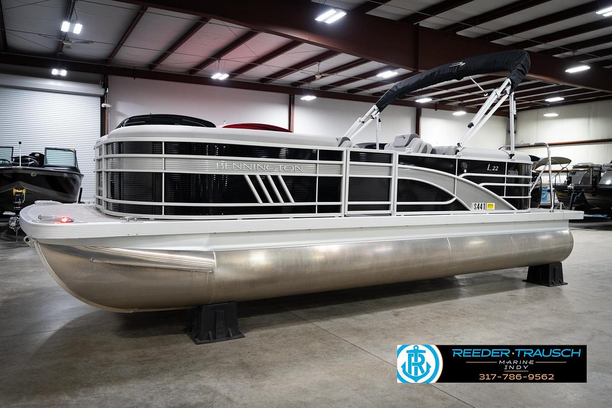 Used 2023 Bennington 22 LSR