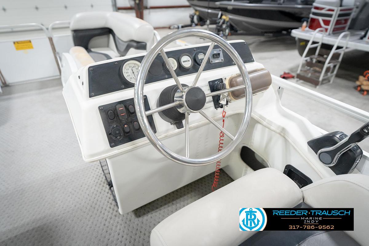 Used 1991 Godfrey Sanpan SP 2200