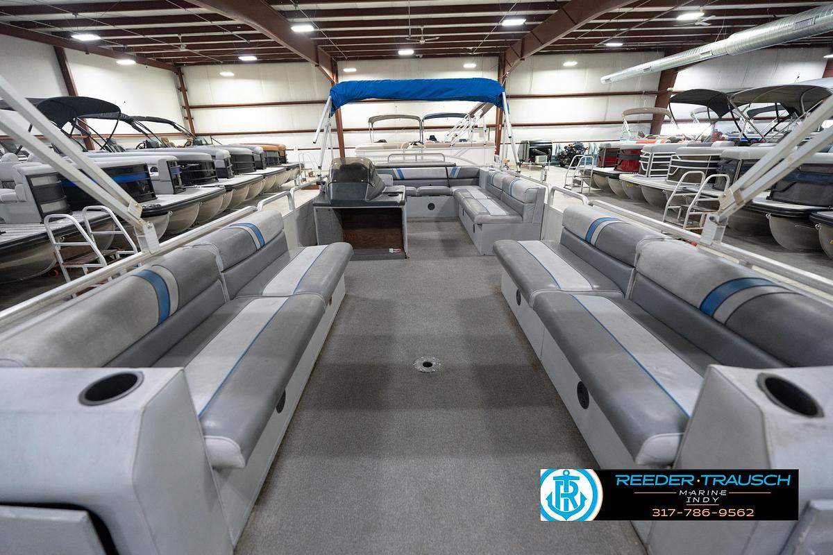 Used 1992 Sun Tracker Party Barge 24