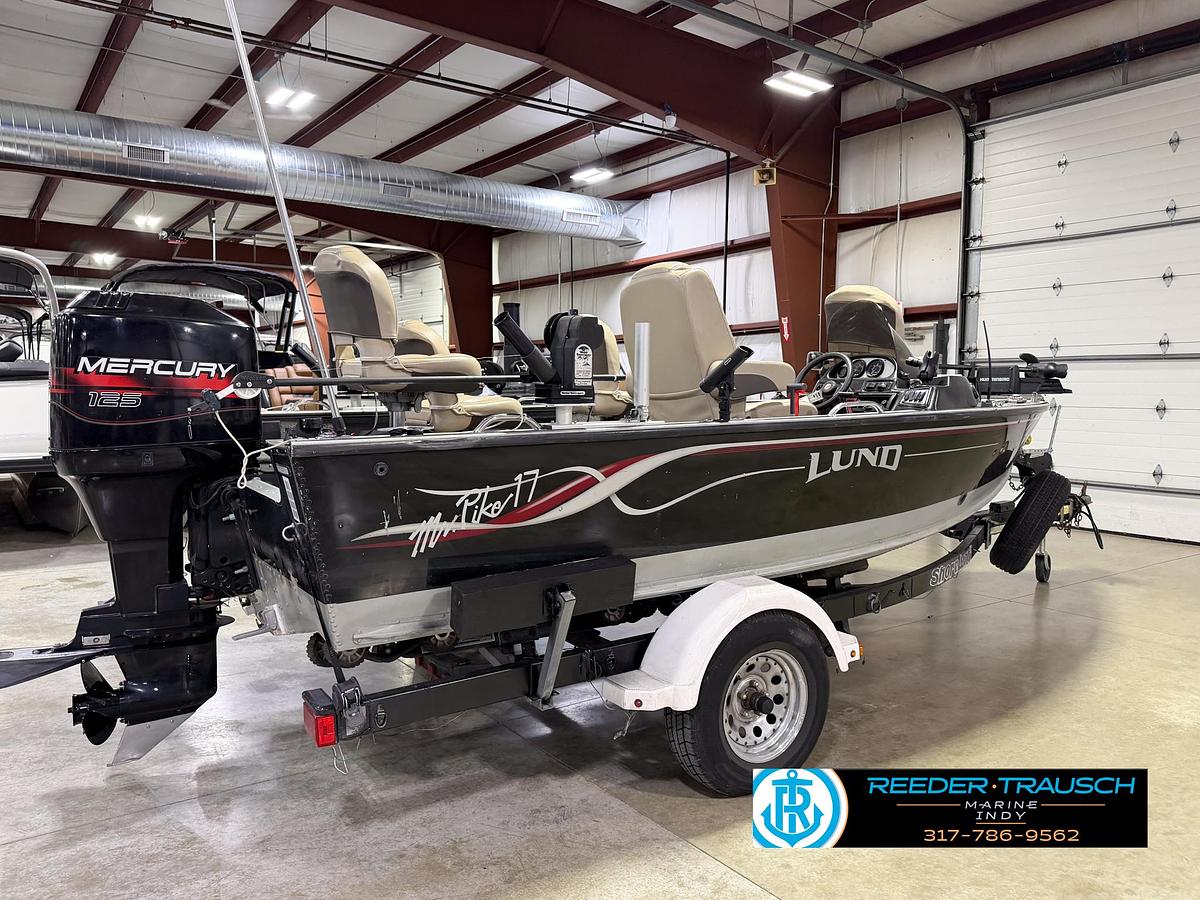 Used 1999 Lund Mr. Pike 17