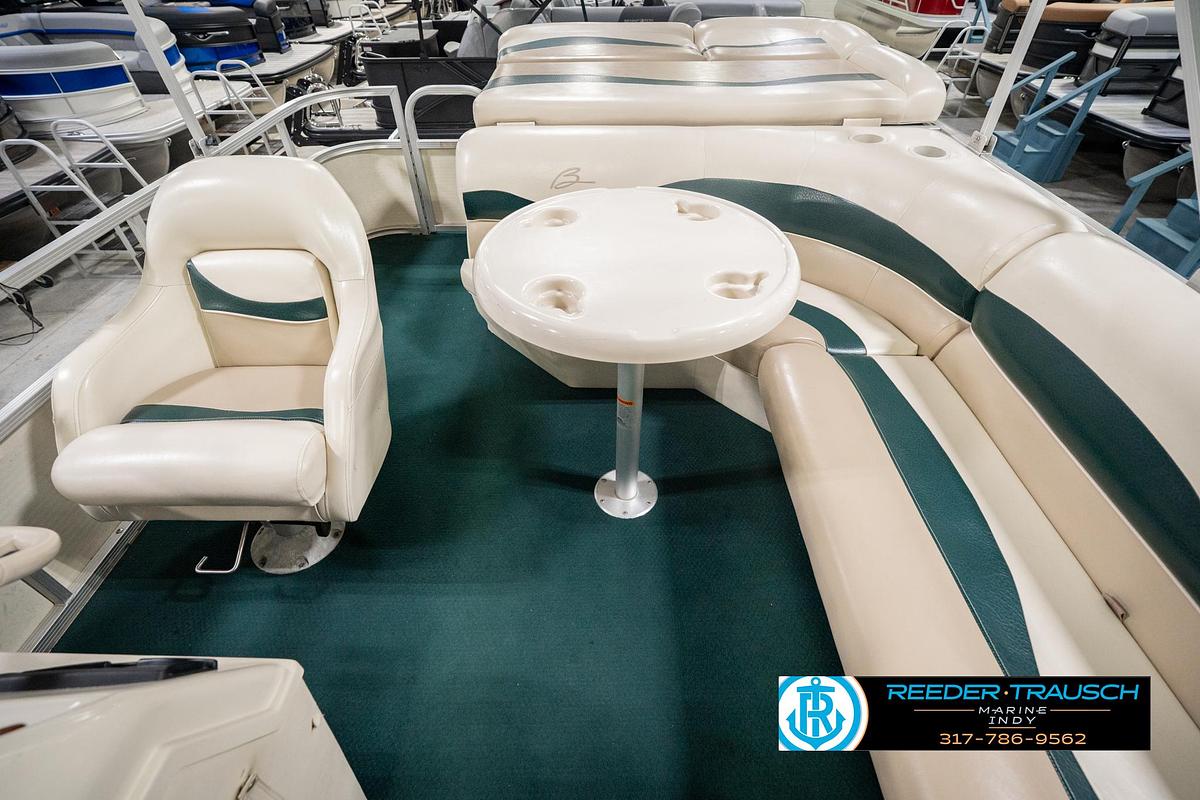 Used 2000 Bennington 227L