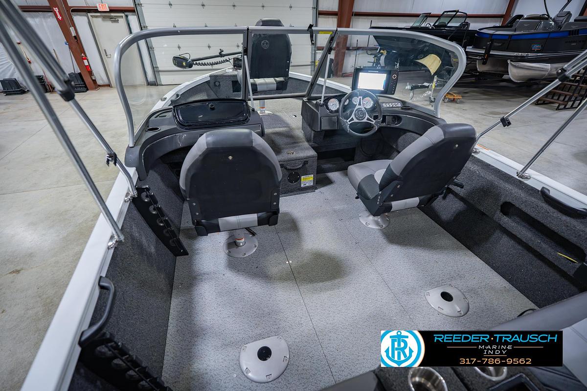 Used 2022 Crestliner 1650 Fish Hawk SE