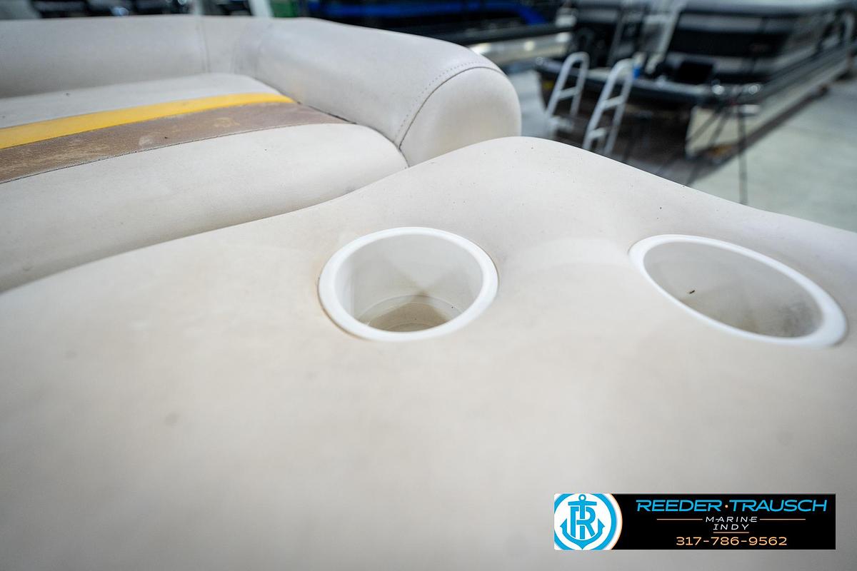 Used 2005 Bennington 2050 RL