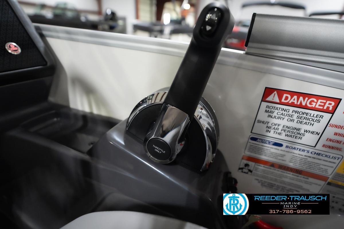 2026 Bennington 22 MFB