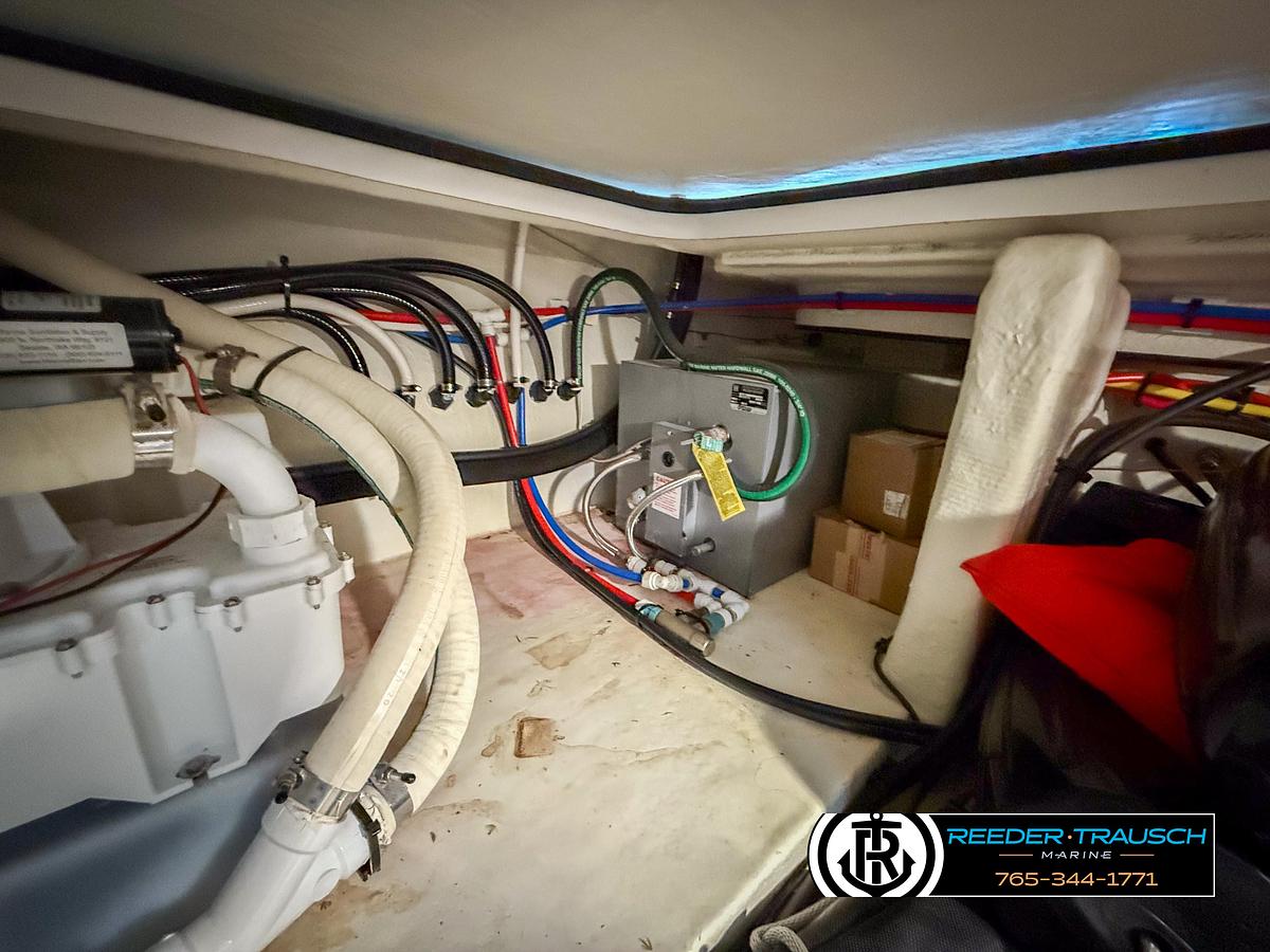 2021 Four Winns Vista 355 Coupe OB