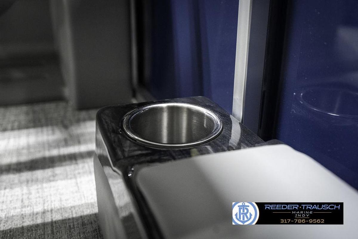 2025 Avalon 1785 Venture CRB