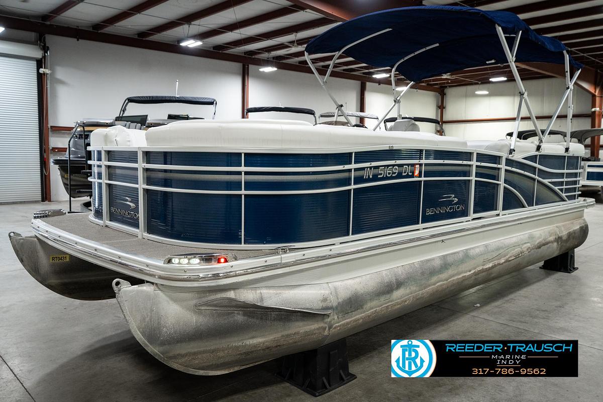Used 2011 Bennington 2274 RCL