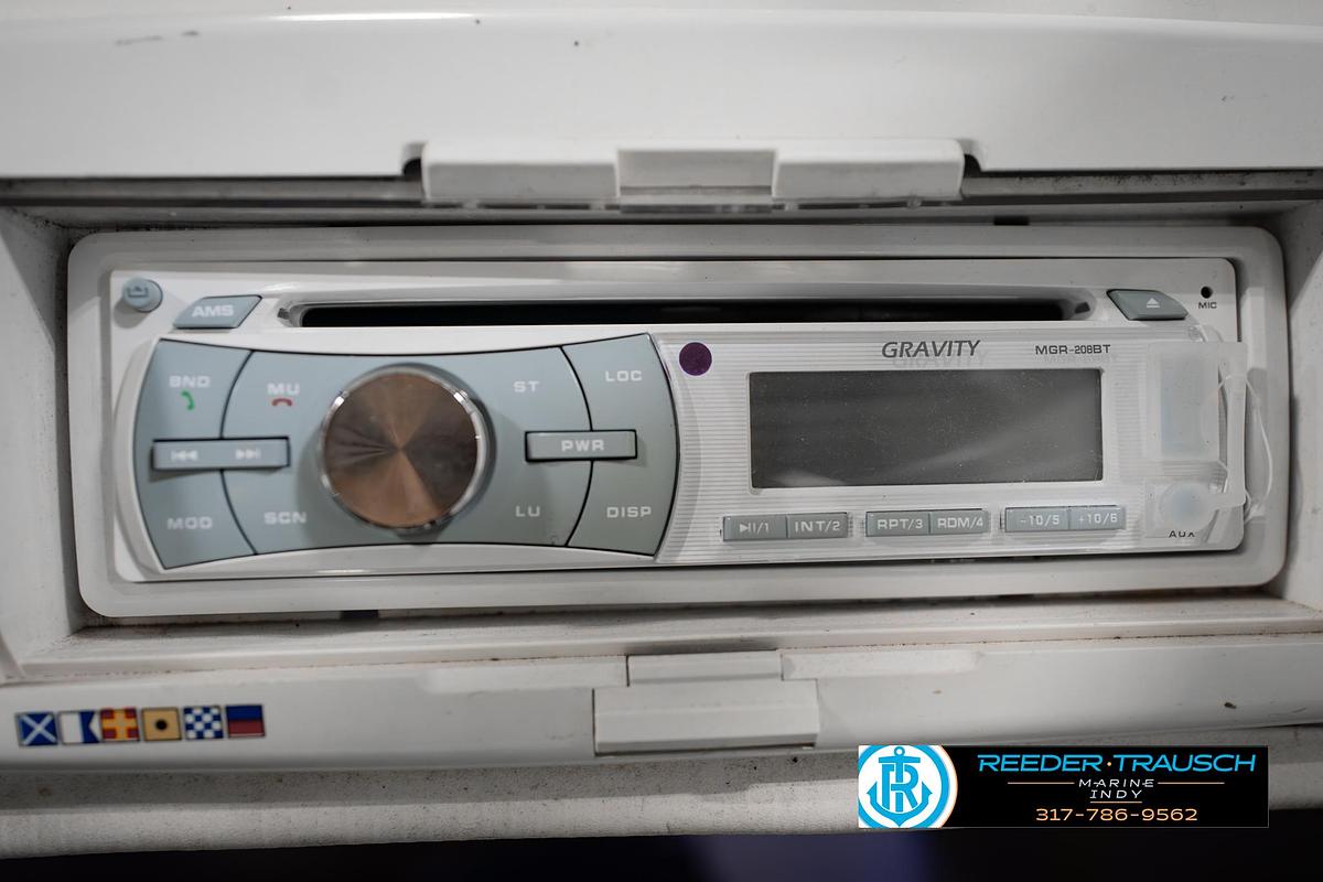 Used 2003 Larson SEi 180