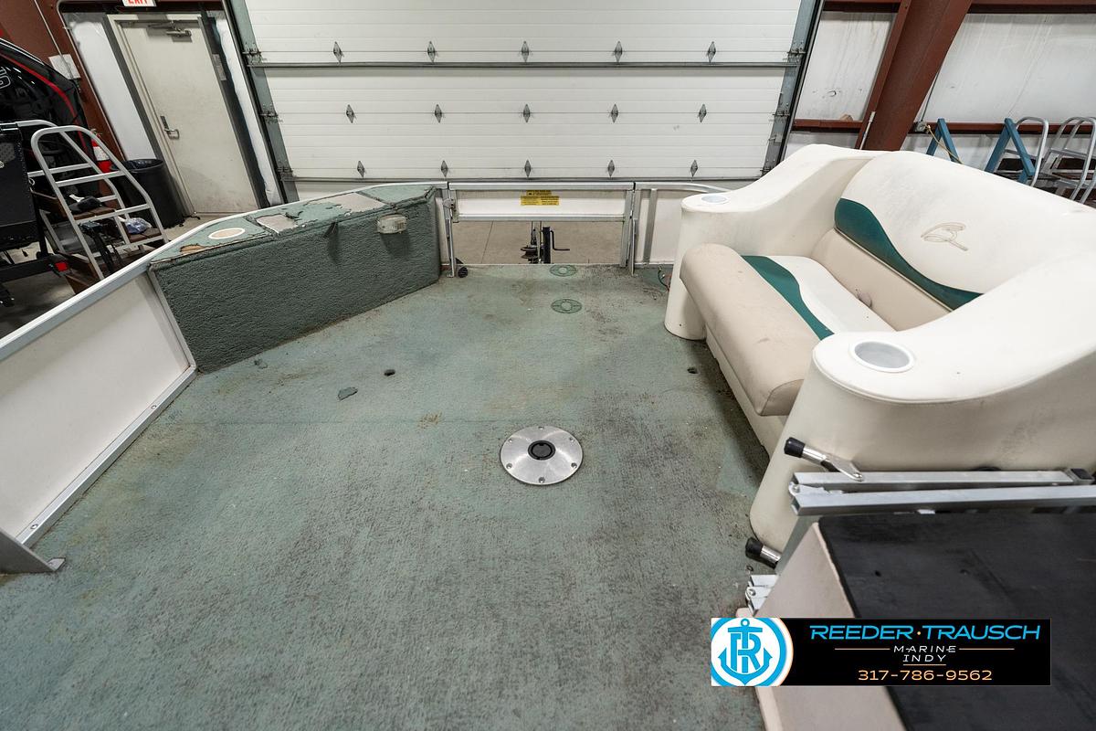 Used 1998 Fisher Freedom 200 Fish