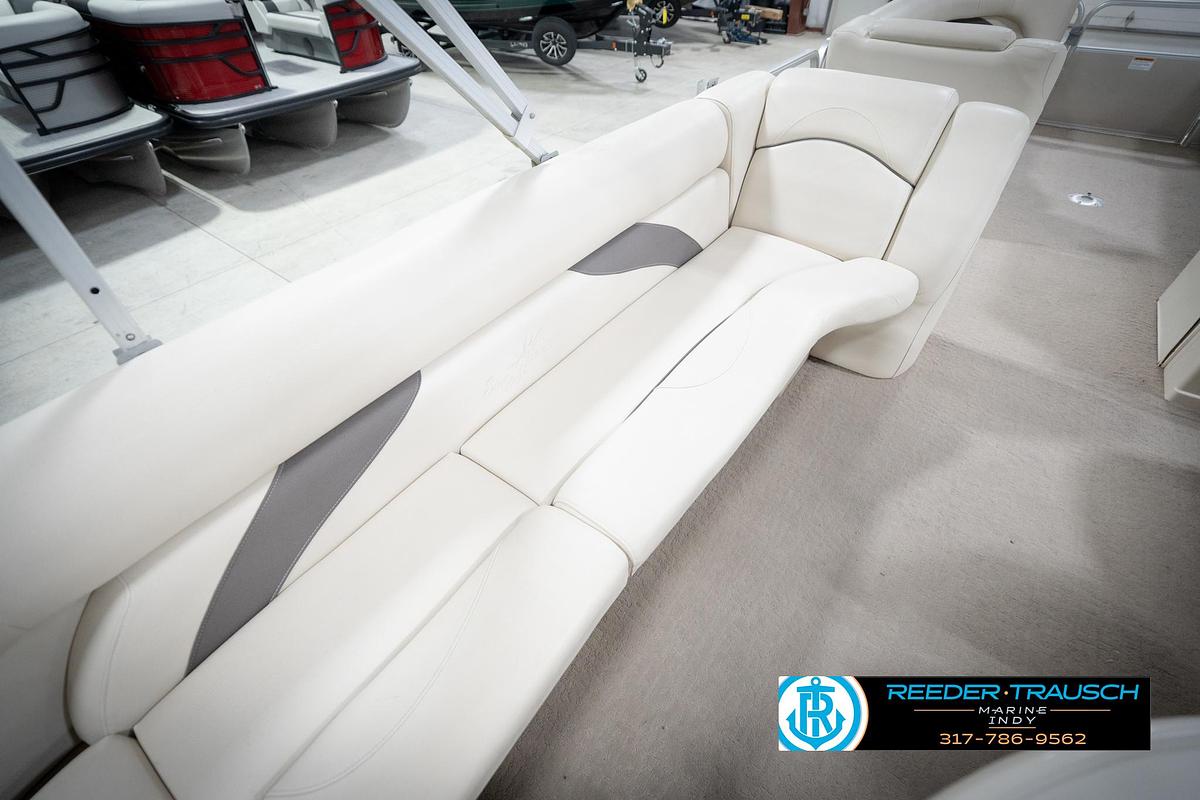 Used 2014 SunChaser Classic 8522 Lounger