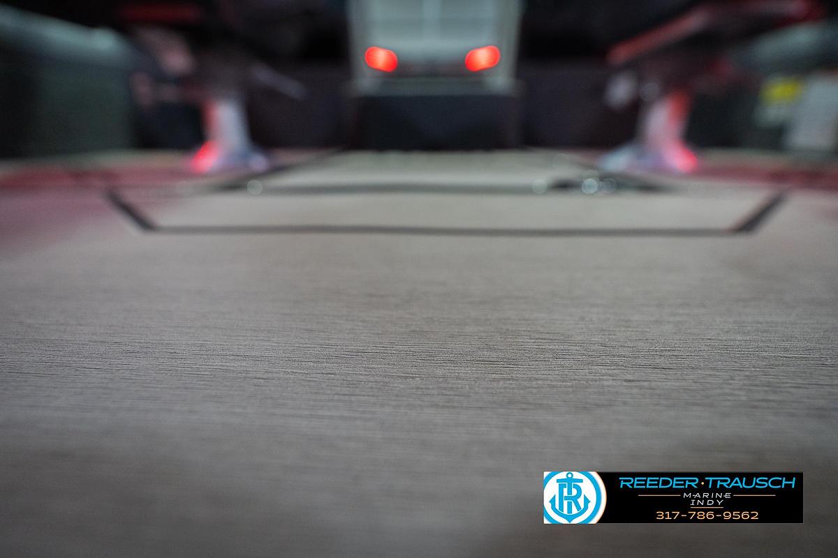 2026 Lund 1875 Crossover XS