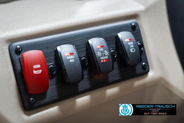 2025 Bennington 21 SLS