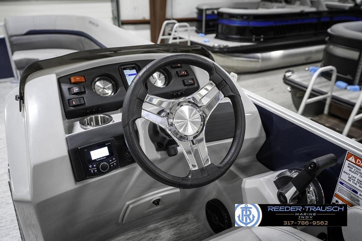 2025 Bennington 22 SXL