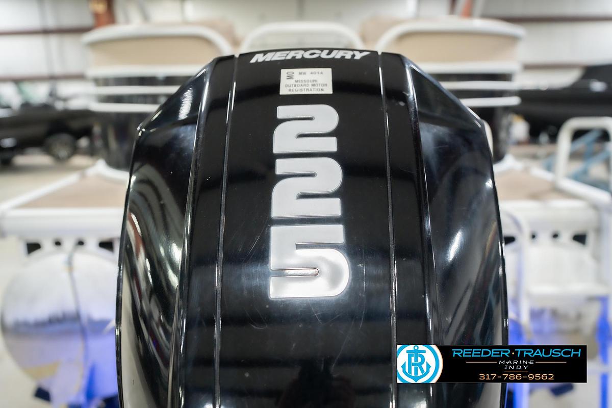 Used 2020 Sun Tracker Party Barge 24 DLX