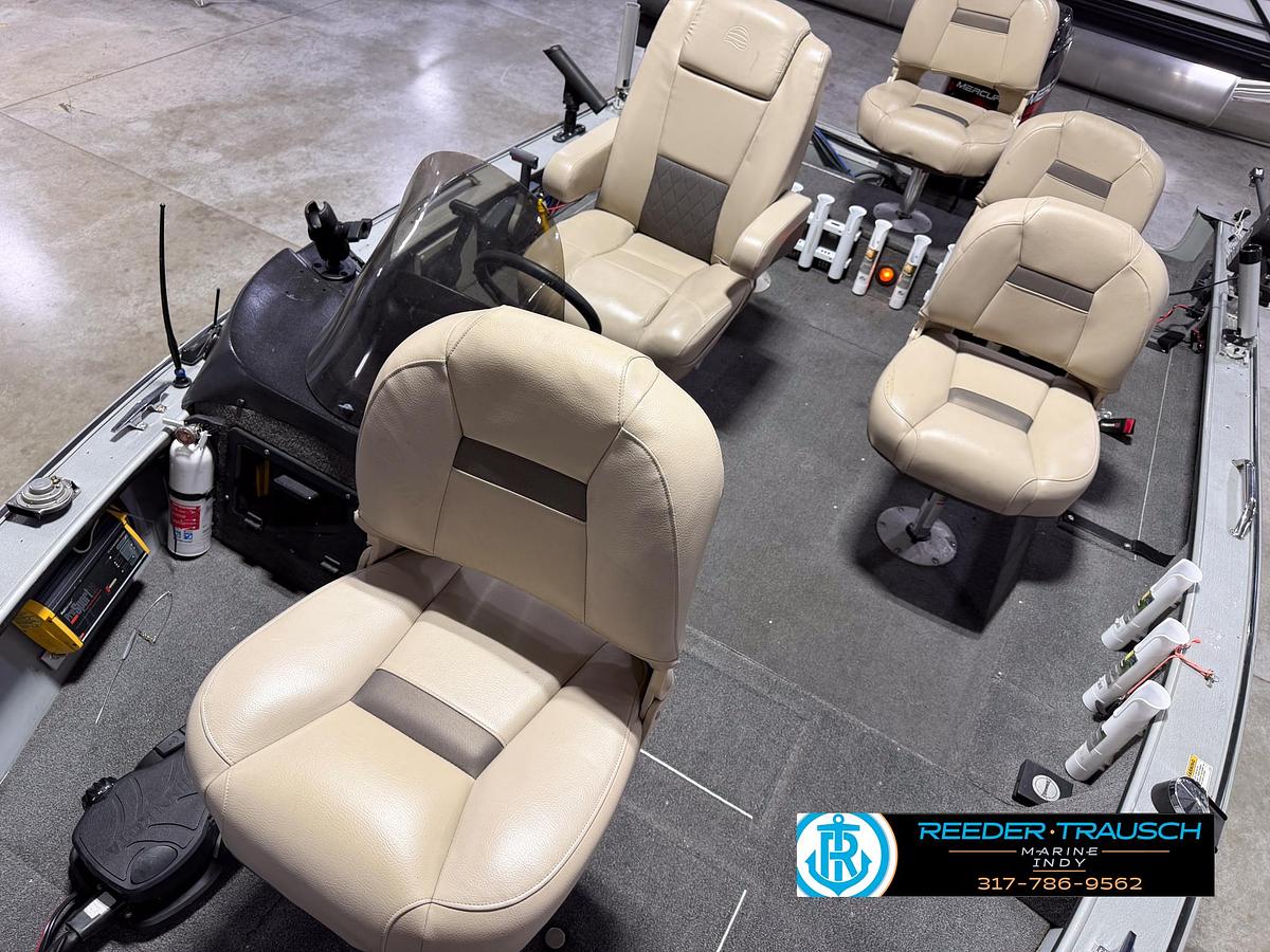 Used 1999 Lund Mr. Pike 17