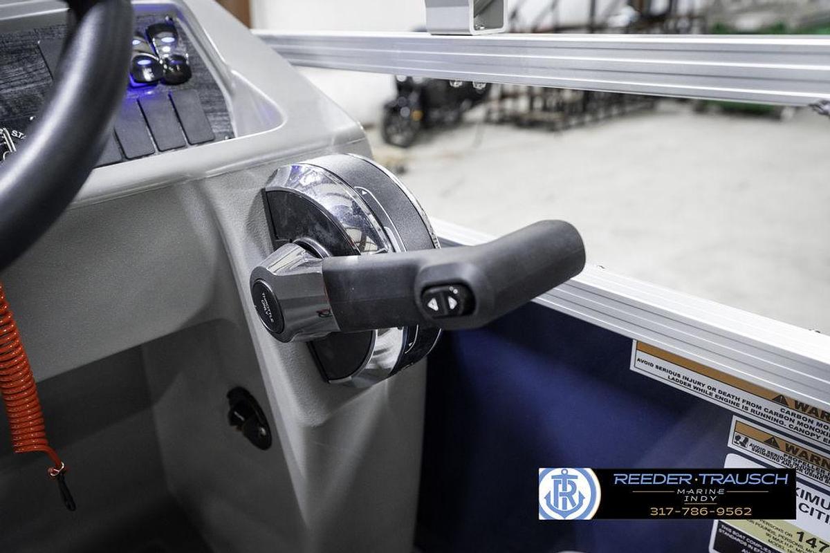 2025 Avalon 1785 Venture CRB