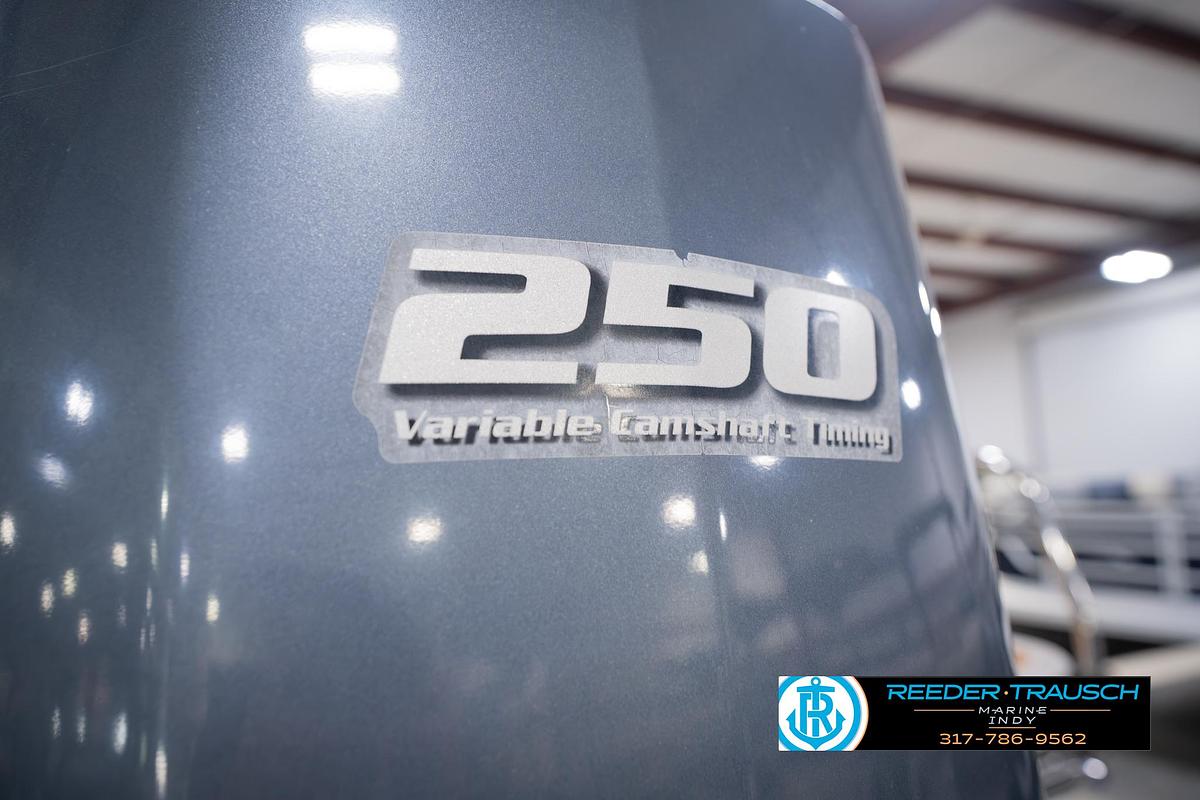 Used 2014 Bennington 2550 RCB