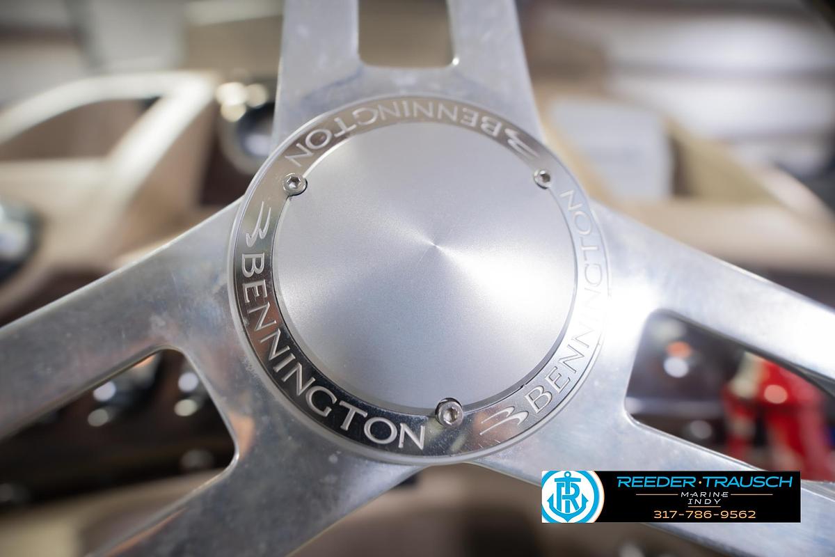 Used 2014 Bennington 2550 RCB
