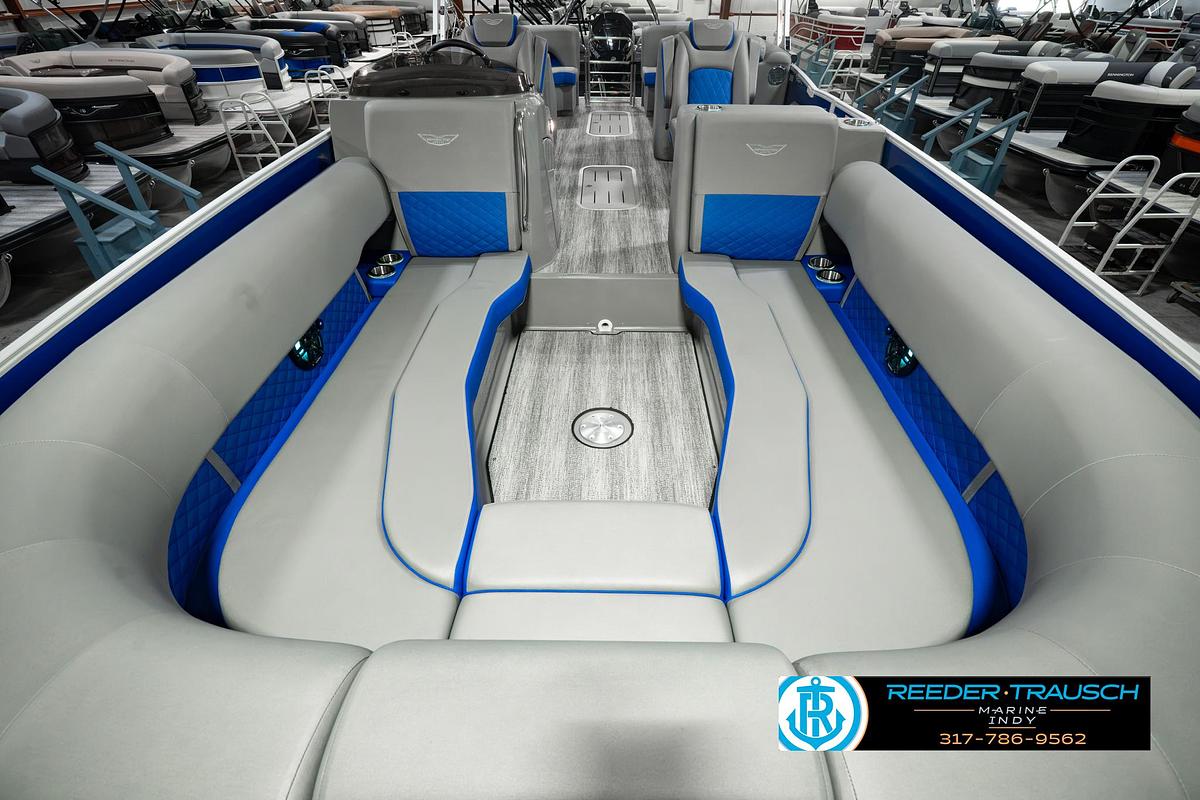 Used 2025 Bennington 25 L Bowrider