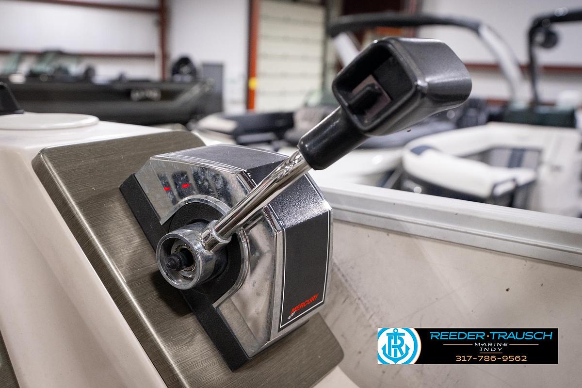 Used 2005 Crest 22 Crest III XRS