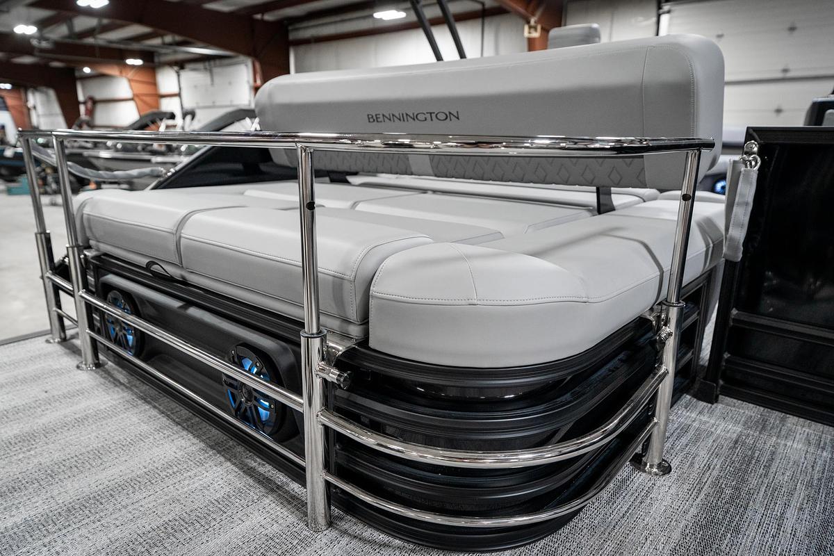 2025 Bennington 24 MSB