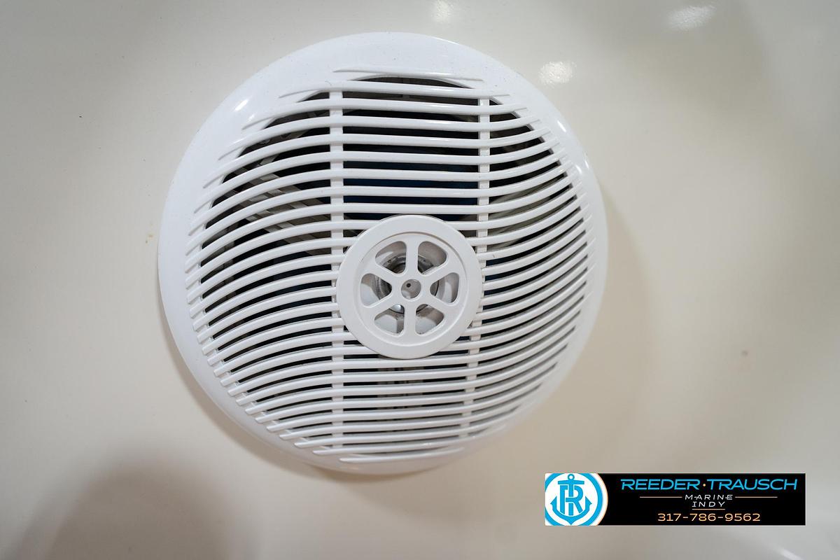 Used 2005 Sea Ray 200 Sun Deck