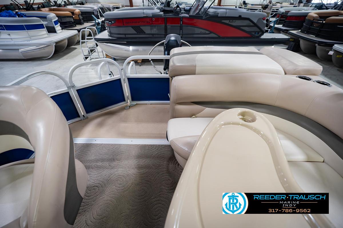 Used 2014 Tracker Marine Sig Party Barge 20 DLX