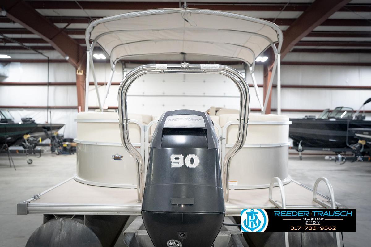 Used 2014 SunChaser Classic 8522 Lounger