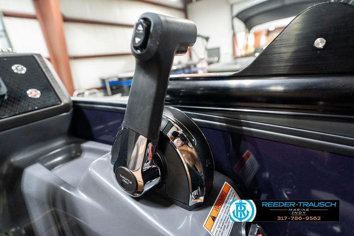 2025 Bennington 24 MSB