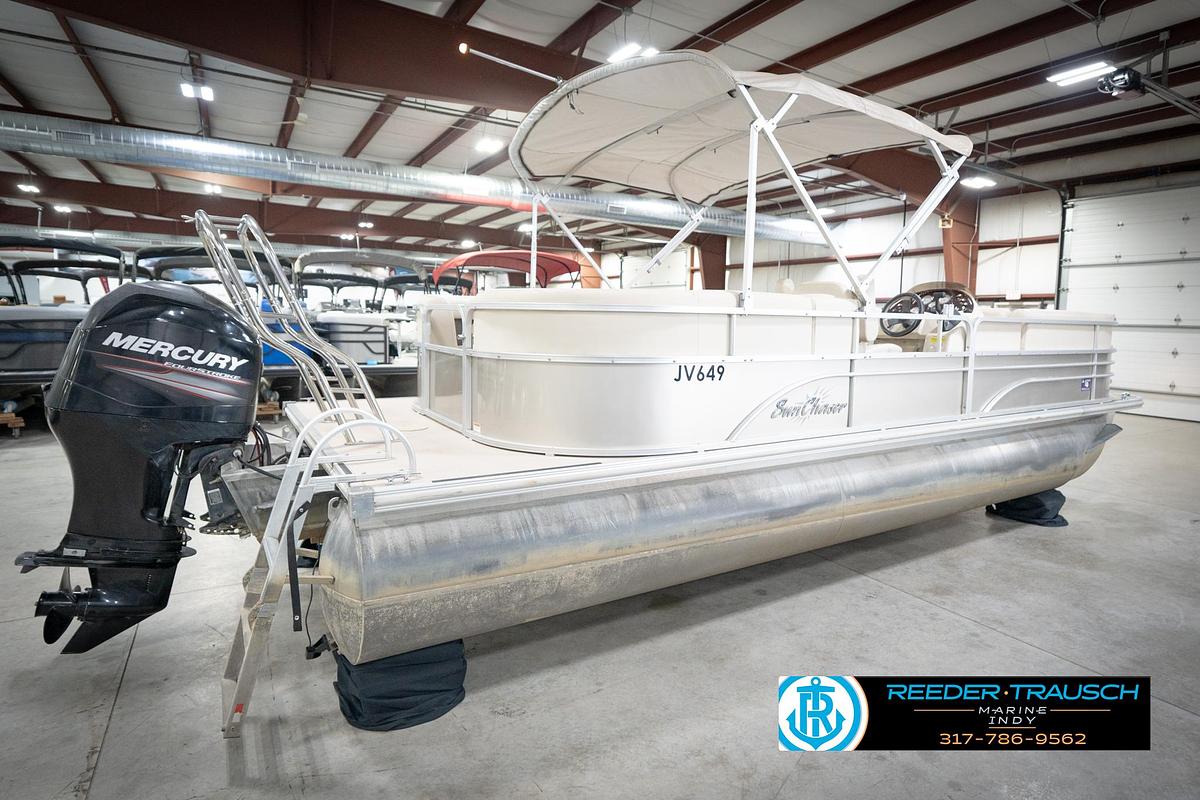 Used 2014 SunChaser Classic 8522 Lounger