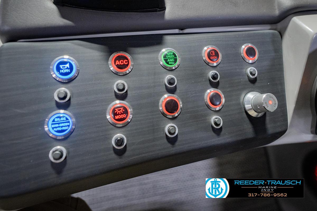 Used 2022 Bennington 23 QXFBA
