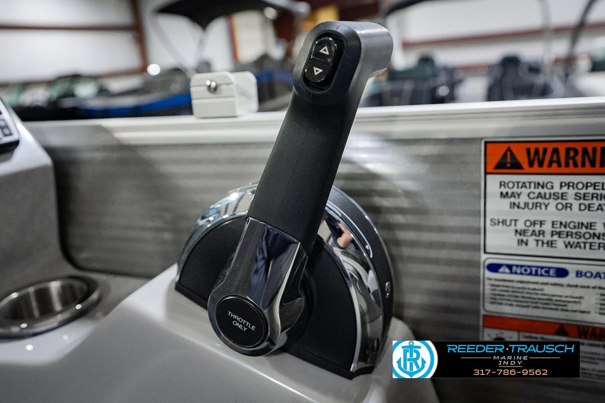 Used 2023 Bennington 23 LSR