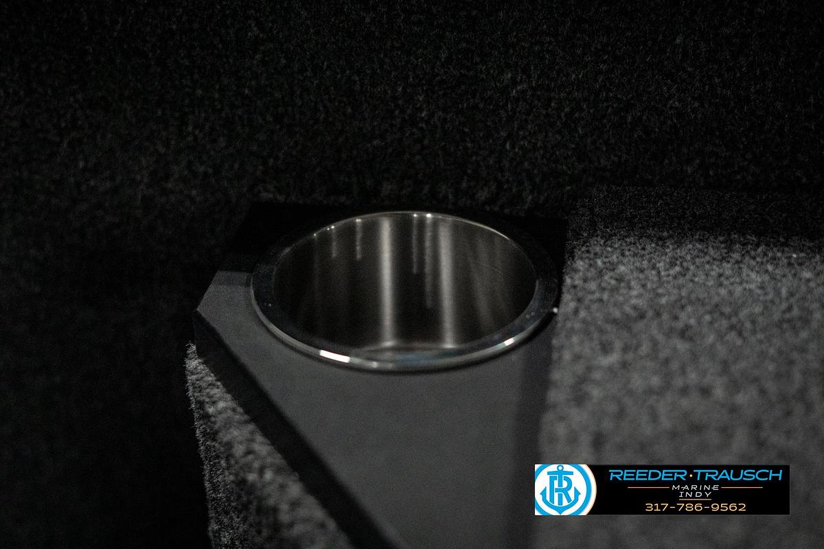 2025 Lund 1875 Pro V Bass