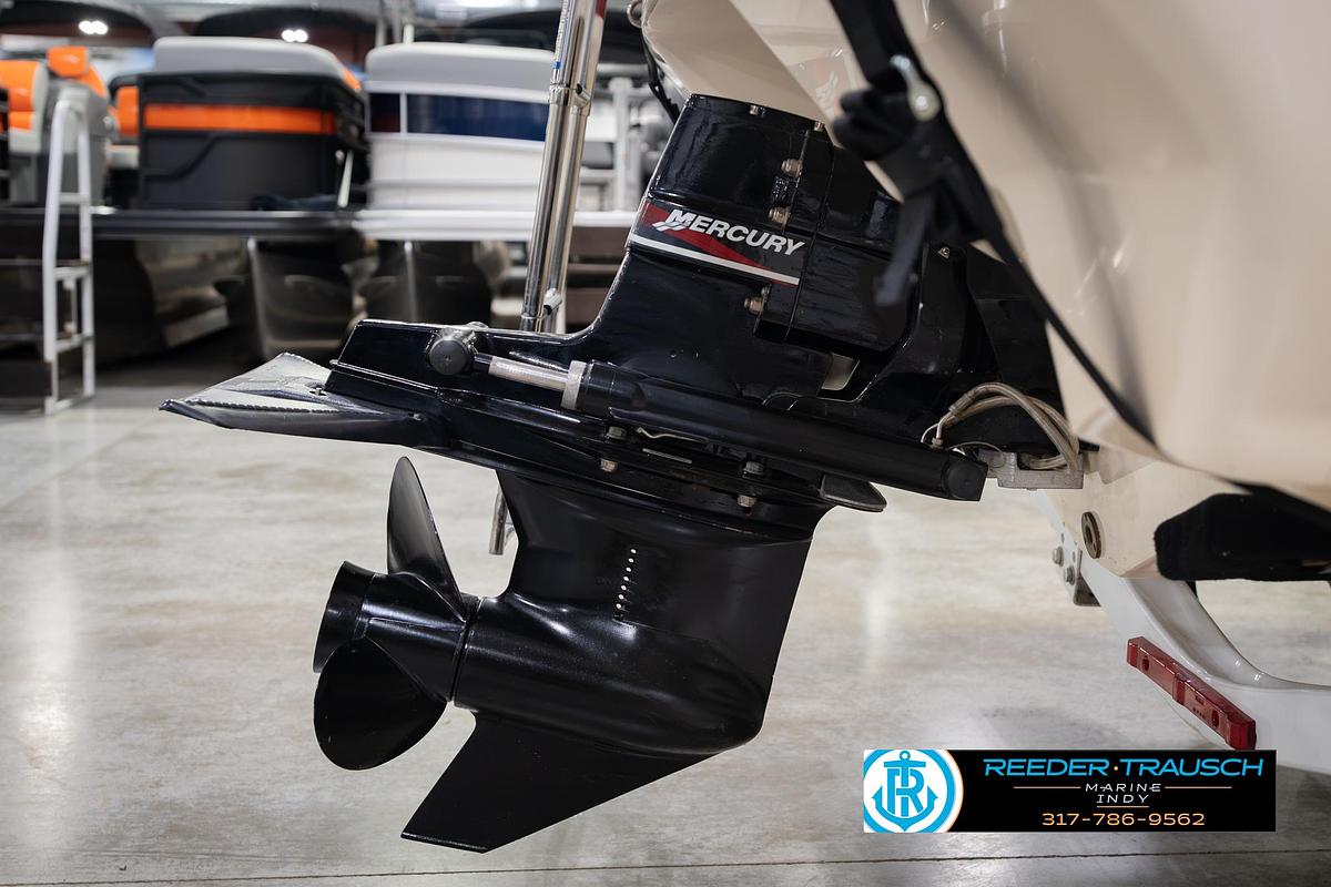 Used 2003 Rinker 180