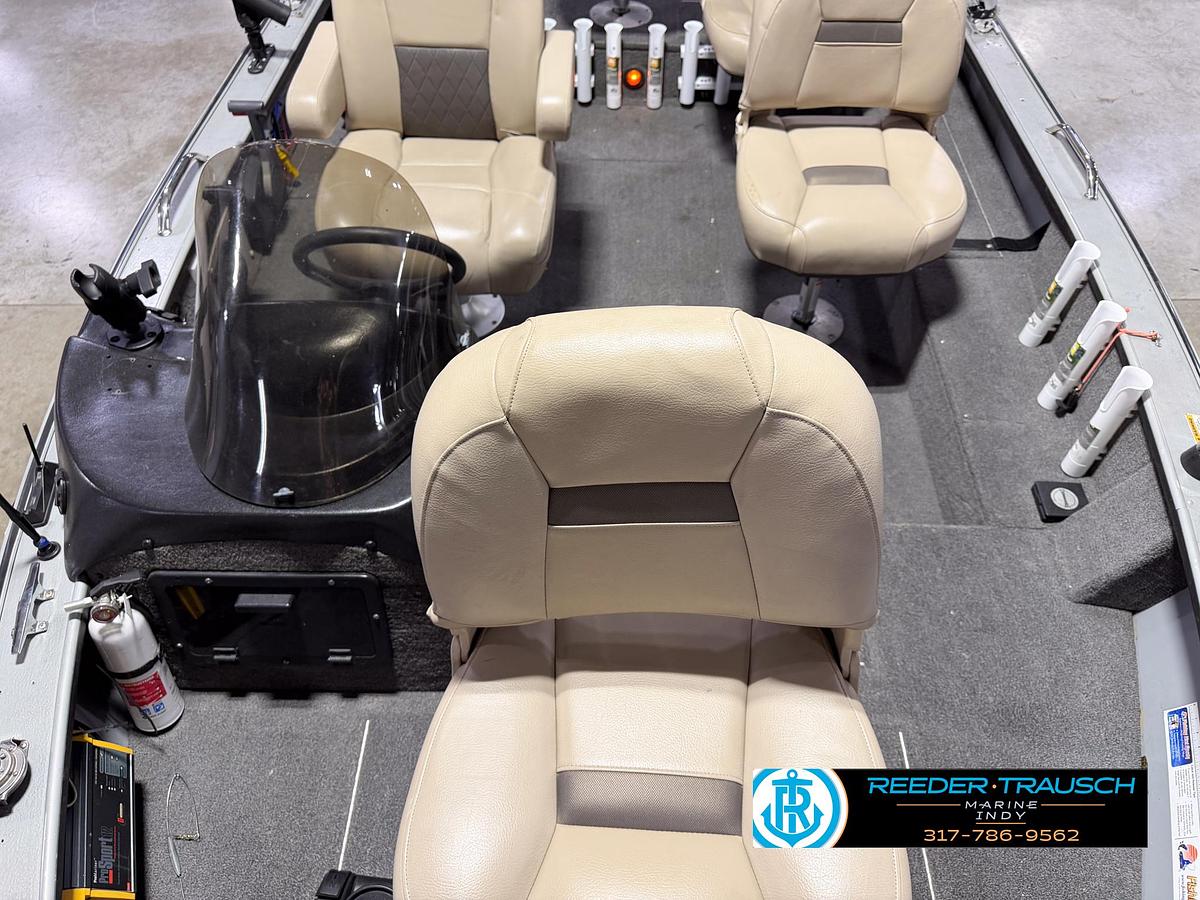 Used 1999 Lund Mr. Pike 17