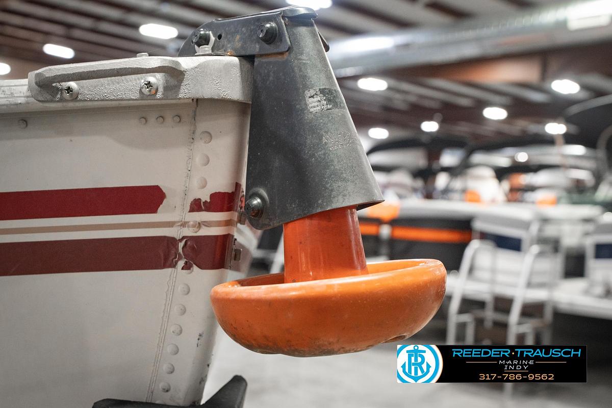 Used 2004 Smoker Craft Voyager