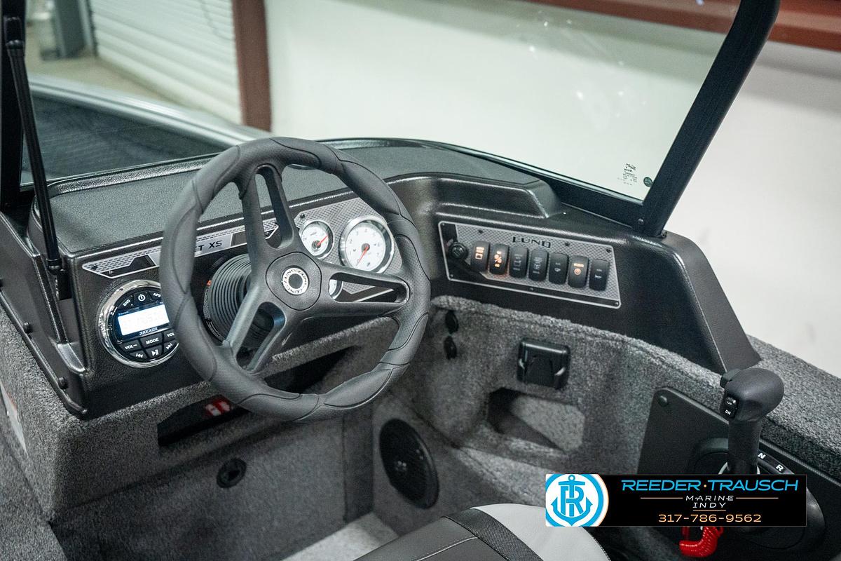 2025 Lund 2075 Impact XS