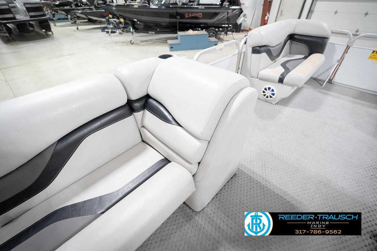 Used 1991 Godfrey Sanpan SP 2200