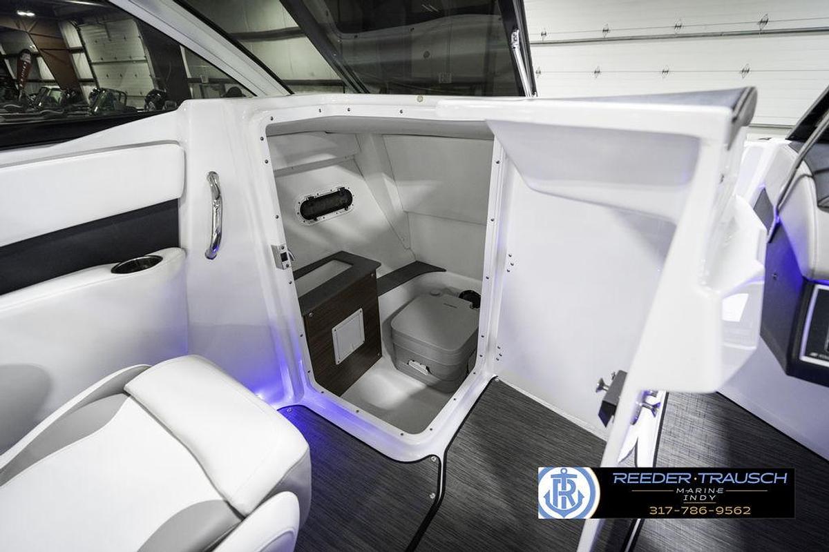 Used 2021 Four Winns H260